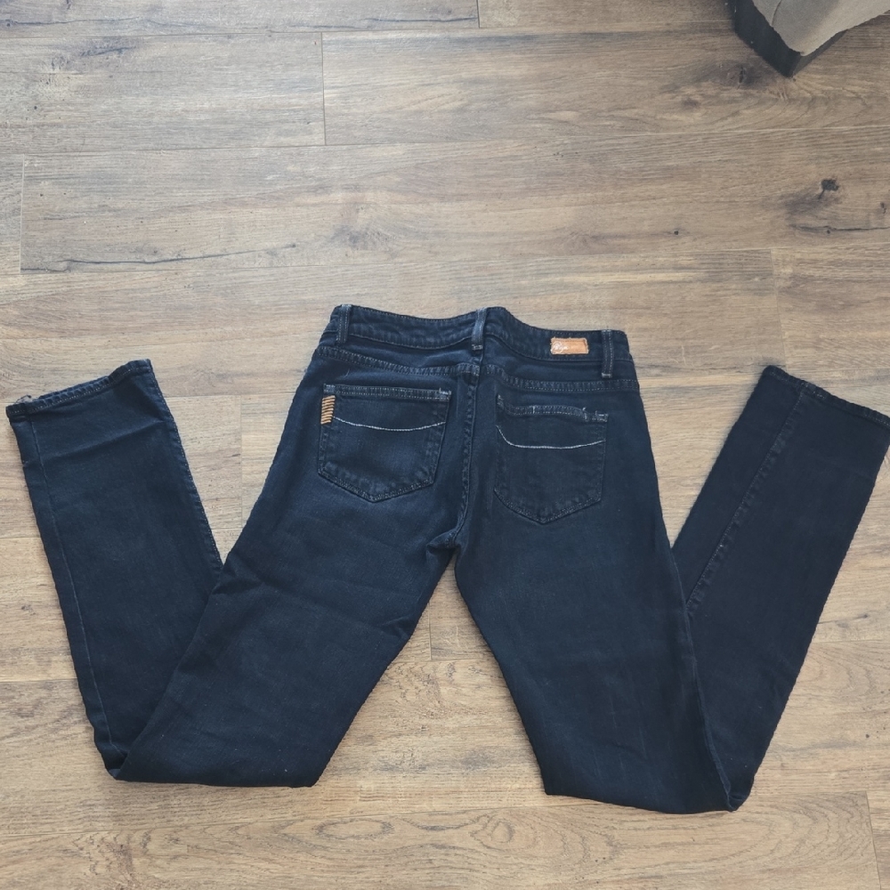 Stylish Dark Blue Jeans with Contrast Stitching